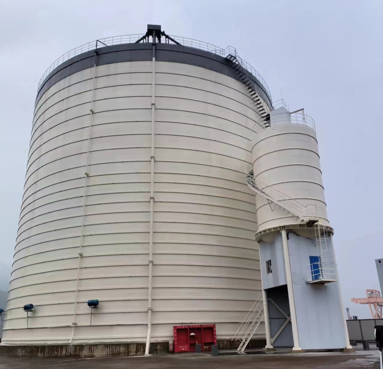 新邱10万吨水泥钢板库